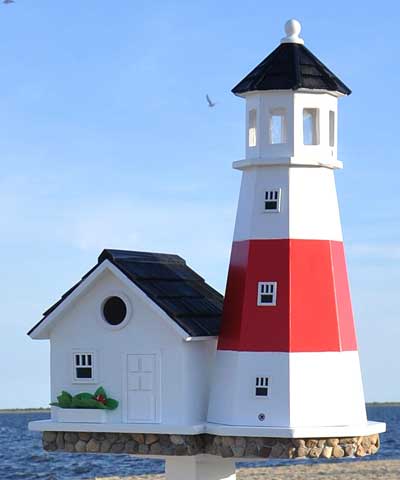The “Grand Harbor Guardian” Lighthouse Birdhouse